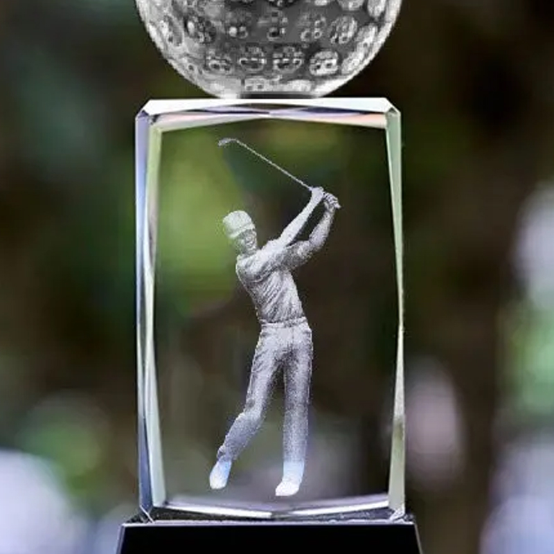Troféu de Cristal Personalizad - Badminton Europe avaliação e preço
